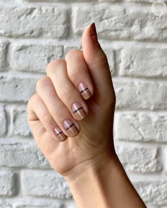 Unha Decorada Minimalista