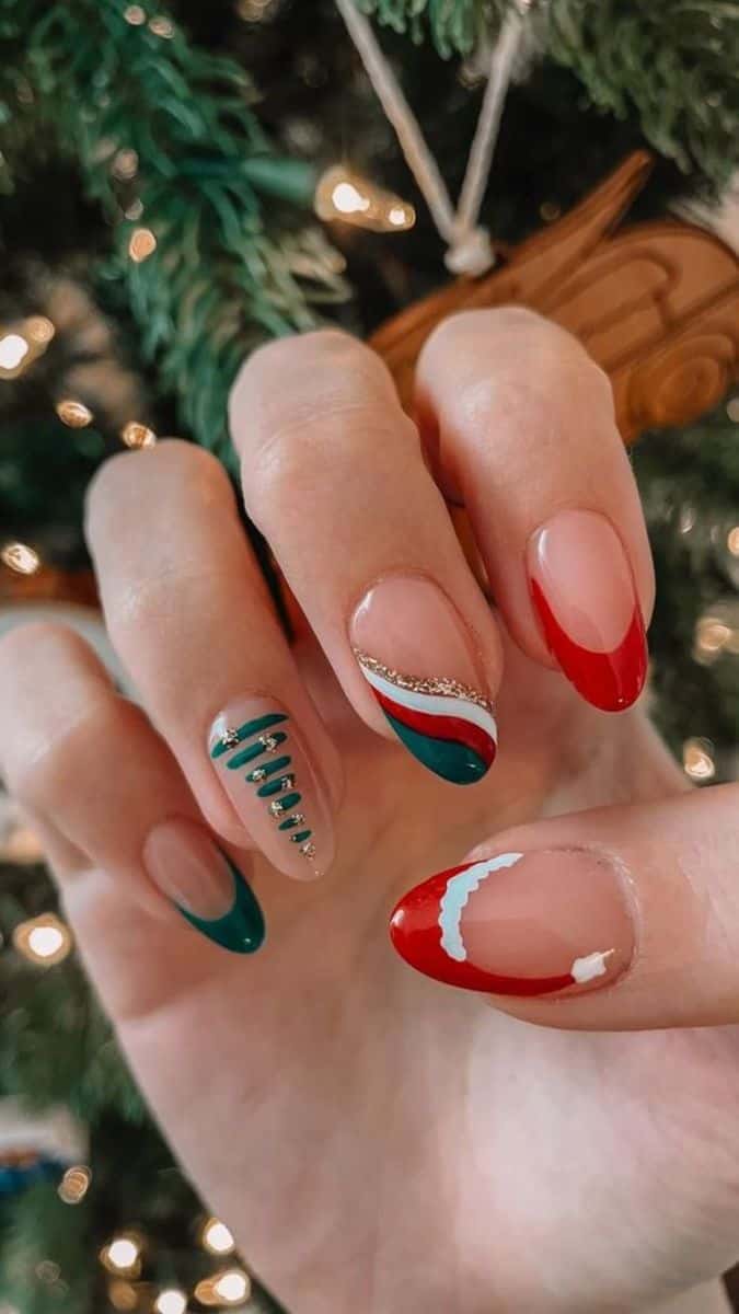 Christmas tree nail art