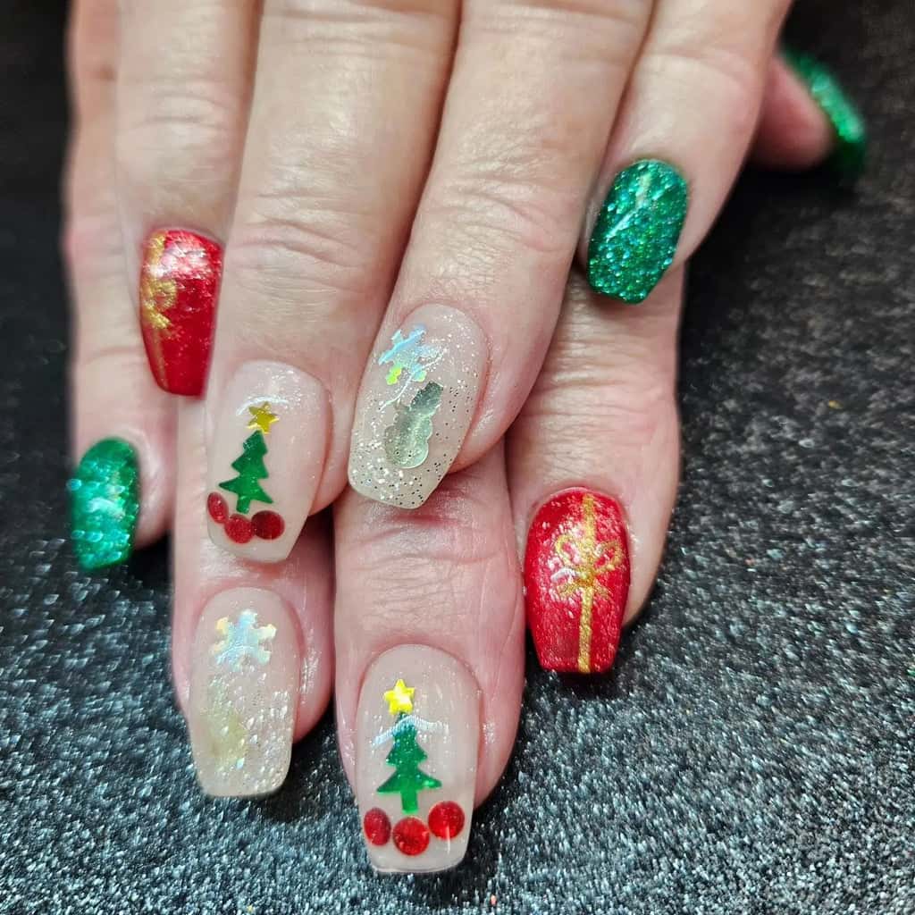 Christmas tree nail art