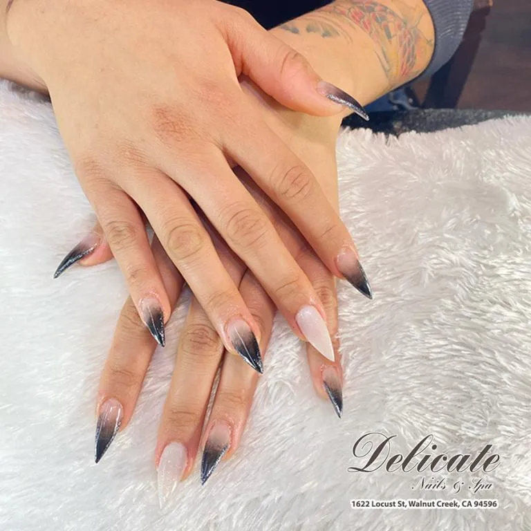 Delicate Black Nail Art