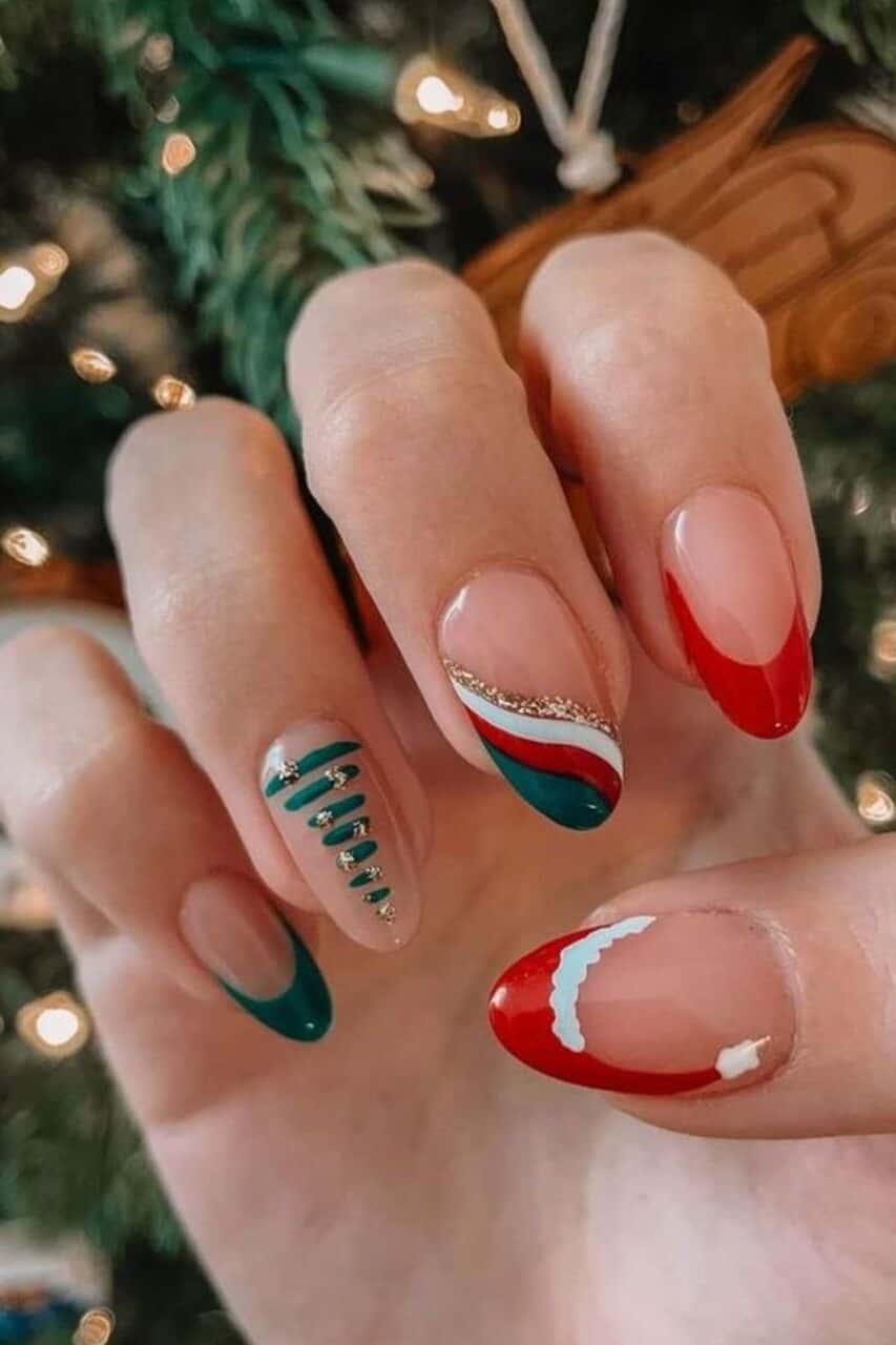 unha decorada arvore de natal