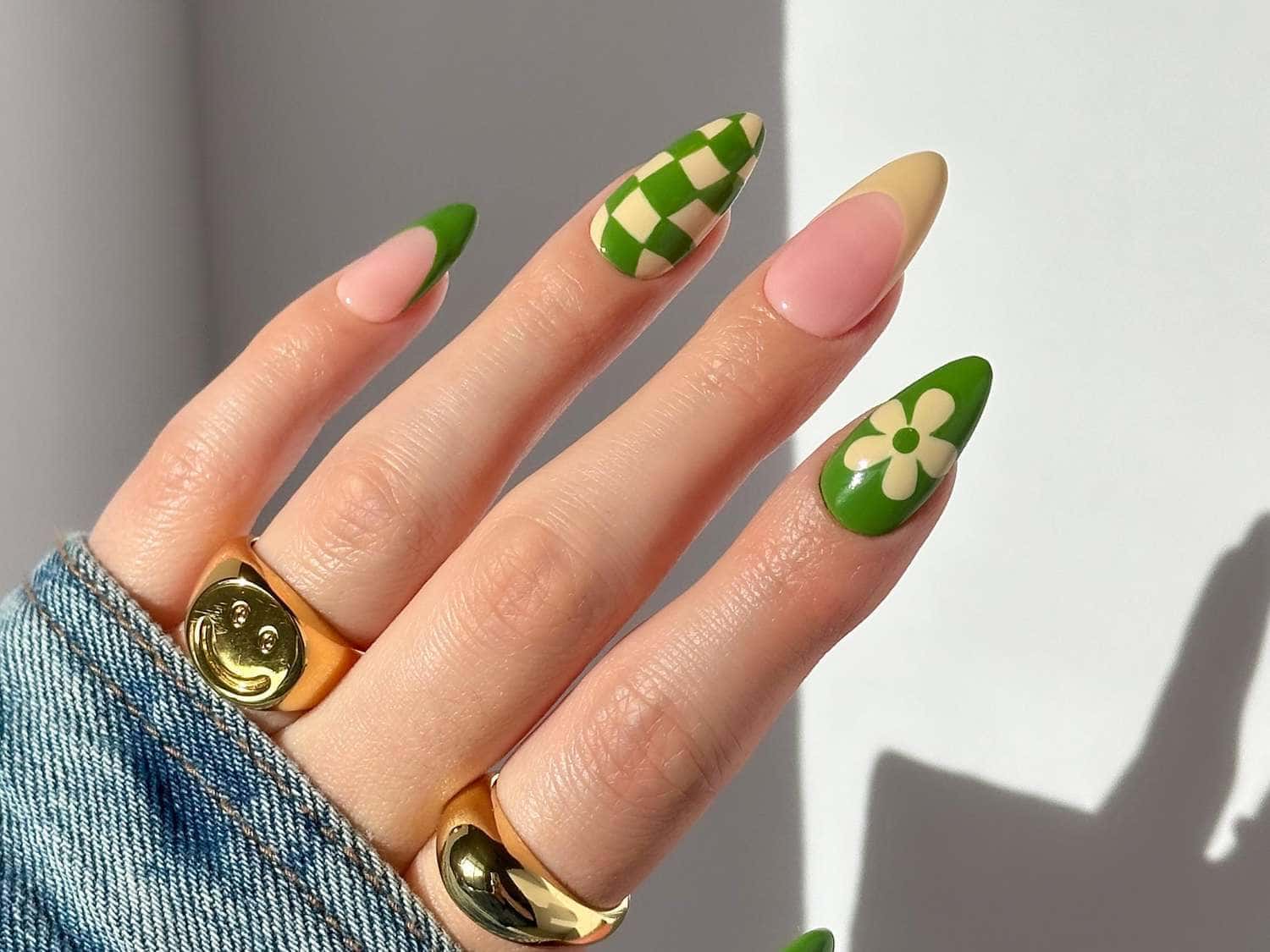 nail art with green