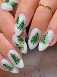 Christmas tree nail art