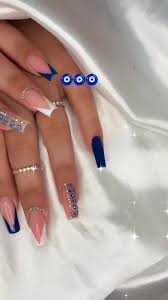 unha decorada azul olho grego