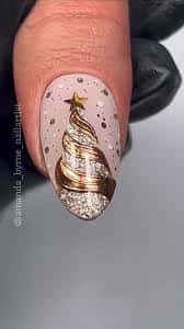 Christmas tree nail art