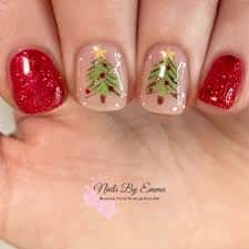Christmas tree nail art