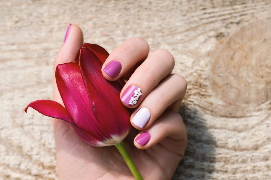 Unha Decorada Branco E Rosa