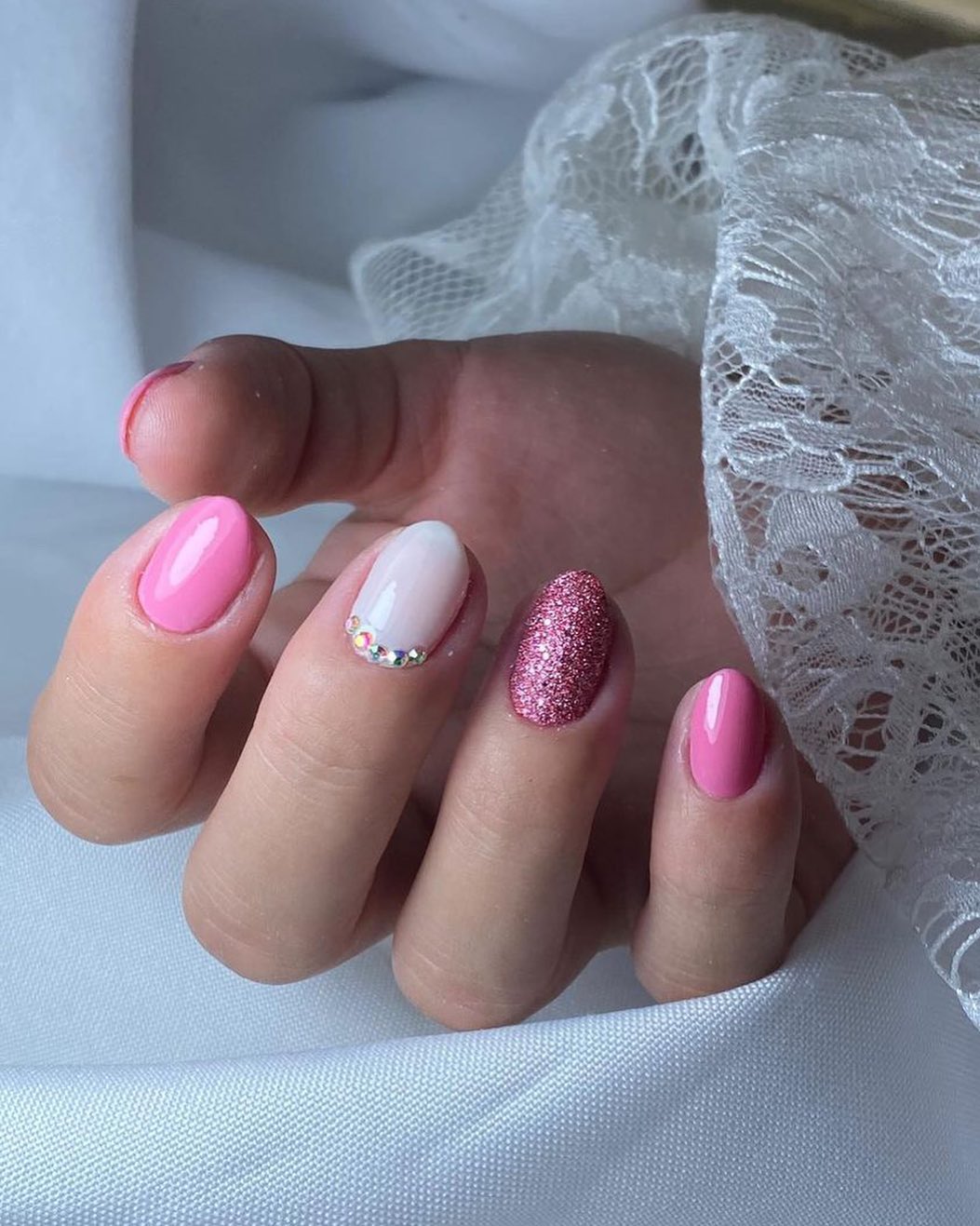 Unha Decorada Branco E Rosa