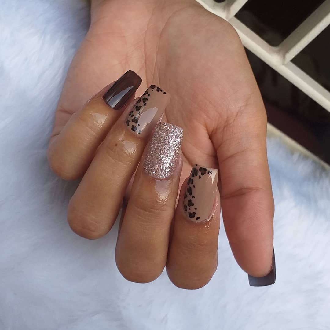 Unha Decorada Bege
