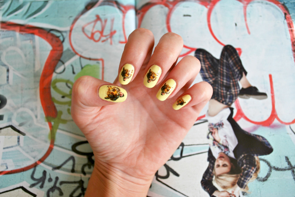 tiger nail art