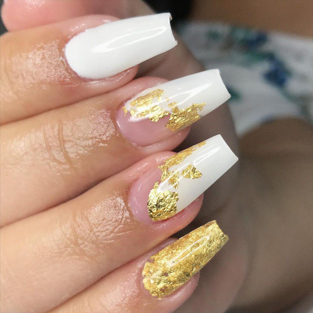 Unha Decorada Com Folha De Ouro