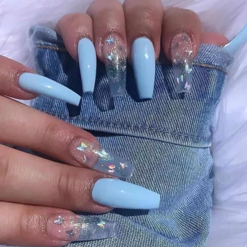 unha decorada com borboleta azul