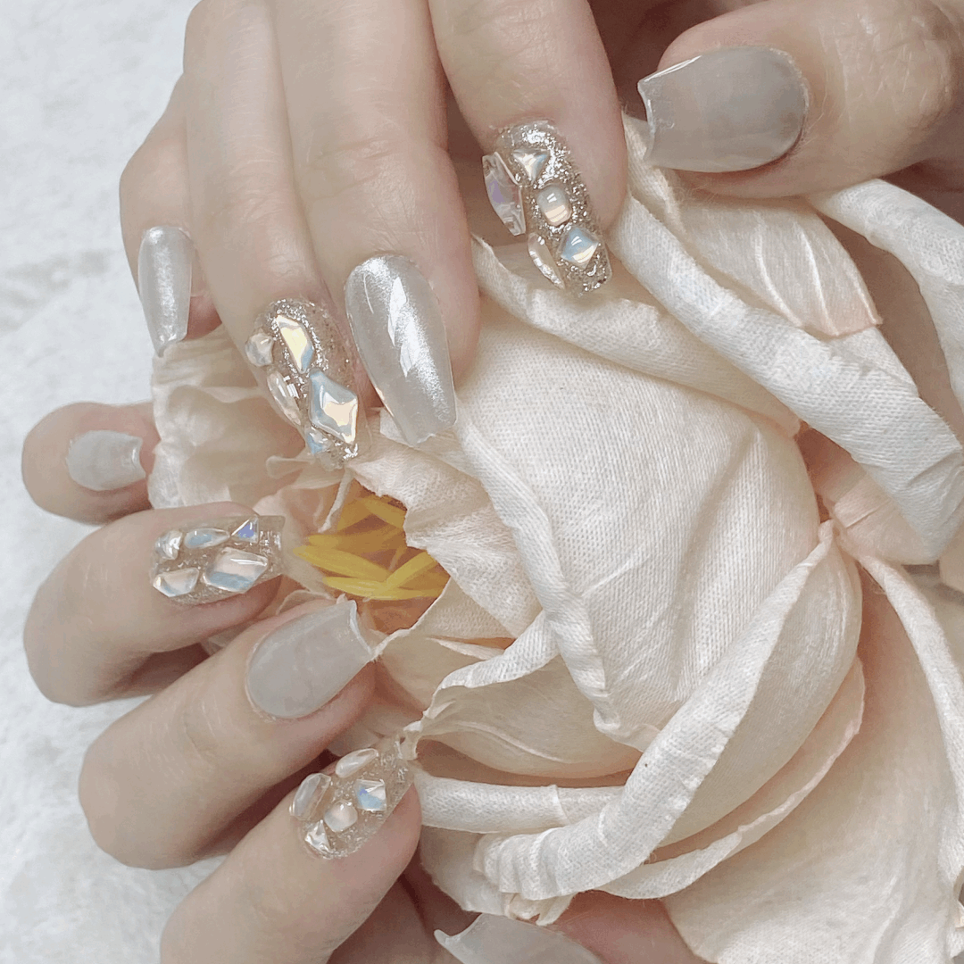 mother of pearl nail art