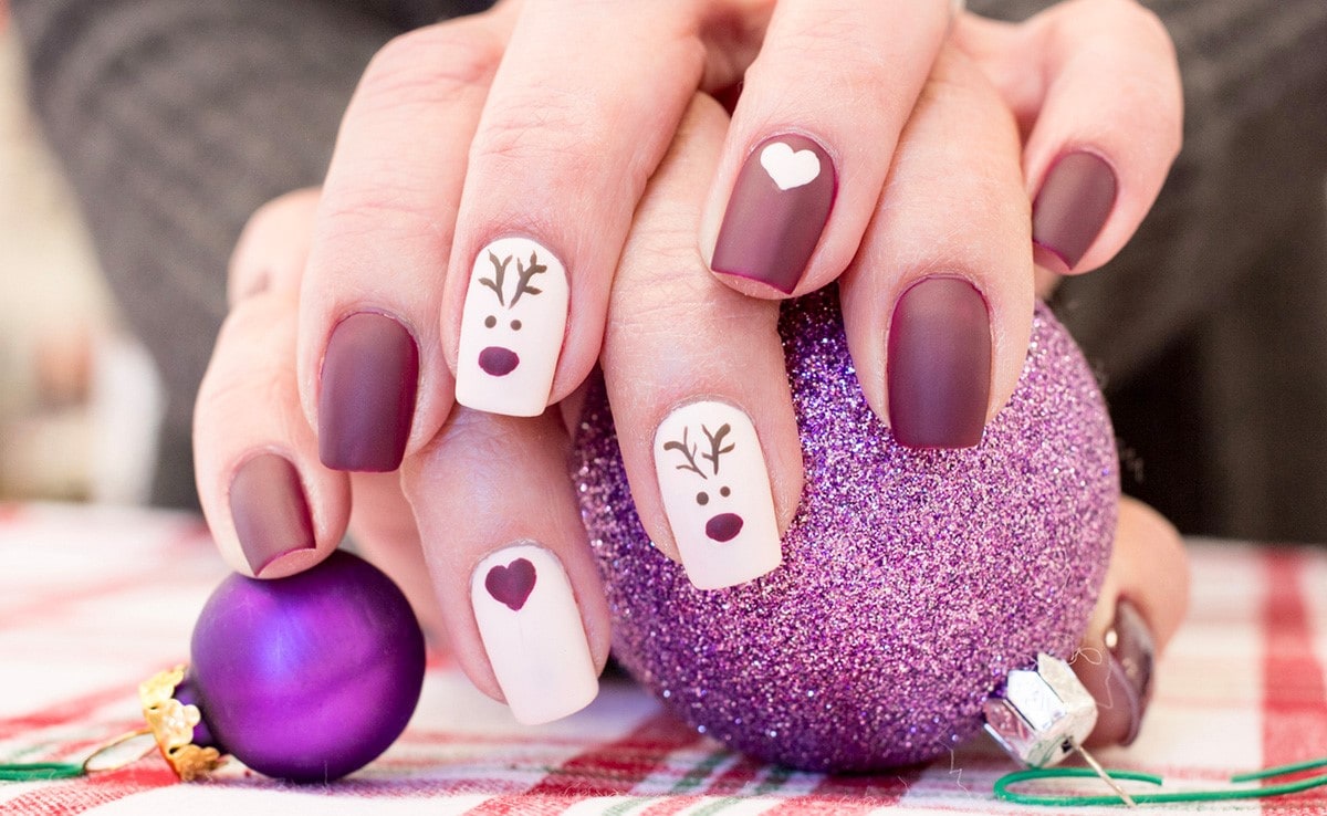 Christmas nail art 2023