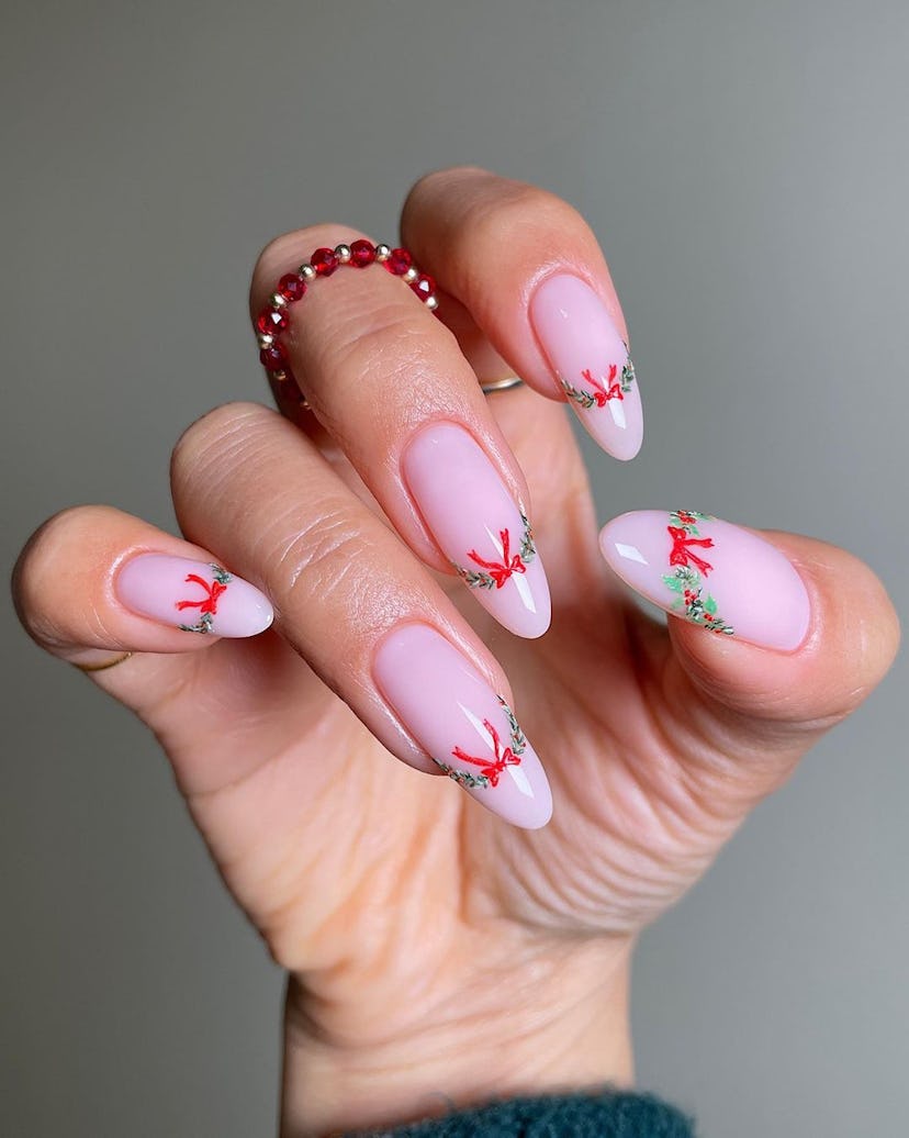 Christmas nail art 2023