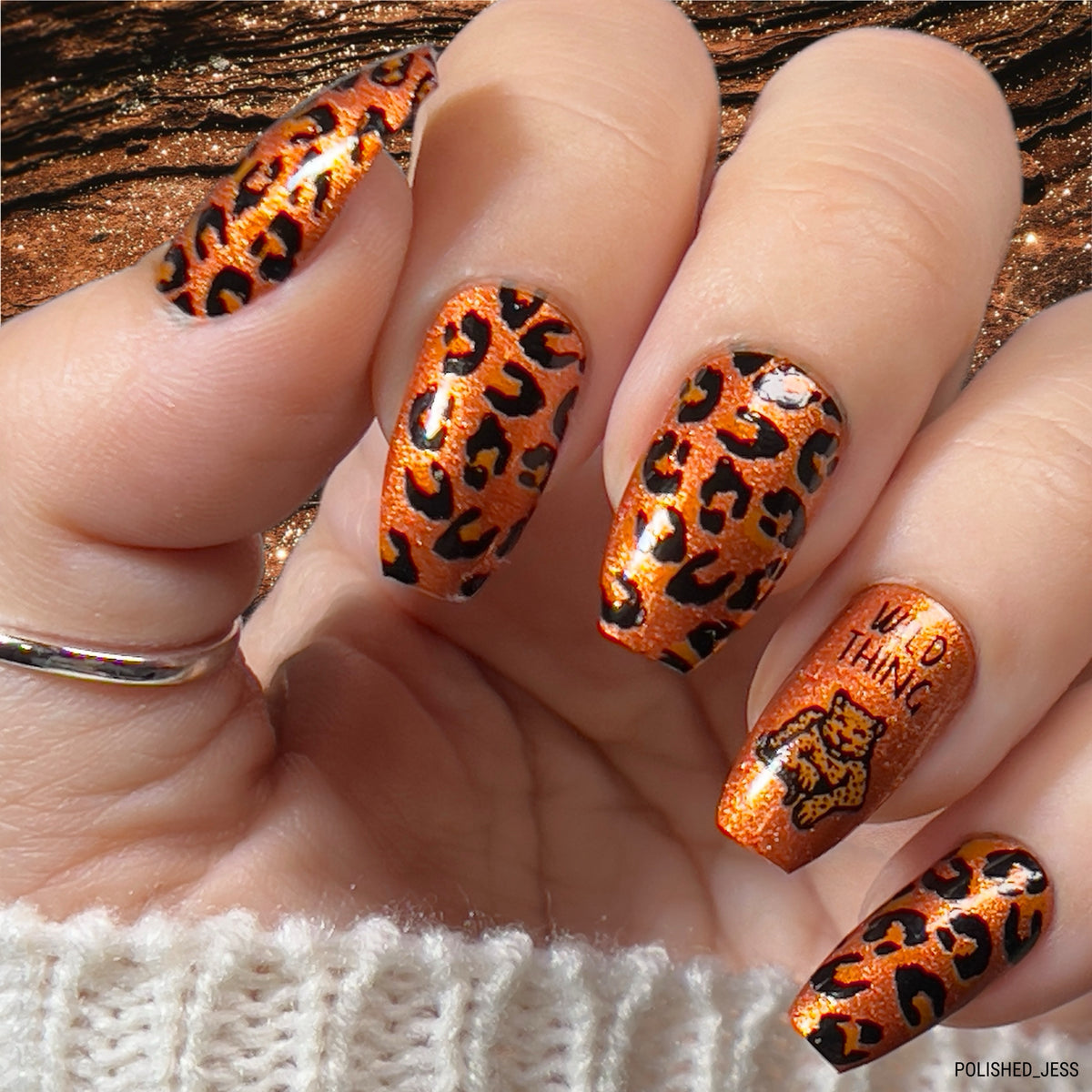 tiger nail art