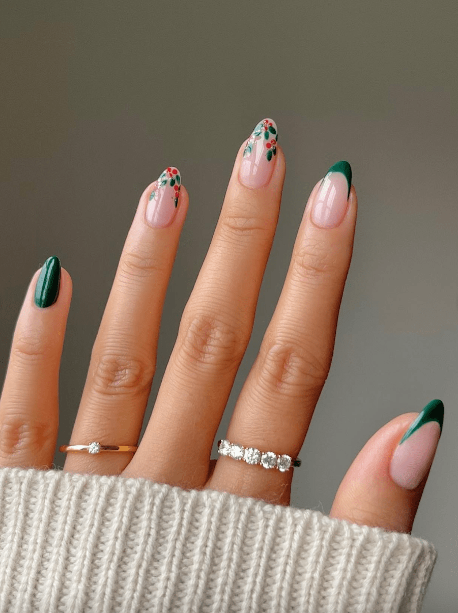 Christmas nail art 2023