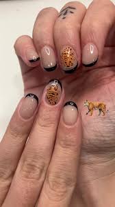 tiger nail art