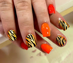 tiger nail art