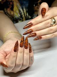 tiger nail art