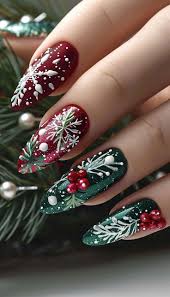 Christmas nail art 2023