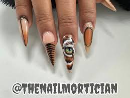 tiger nail art