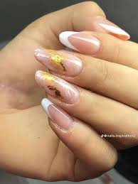 Unha Decorada Com Folha De Ouro