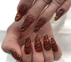 tiger nail art