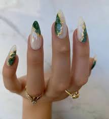 Unha Decorada Com Folha De Ouro