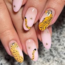tiger nail art