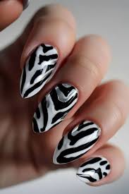 Zebra Nail Art