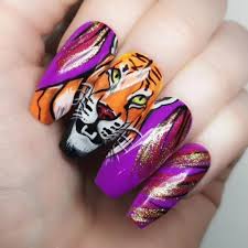 tiger nail art