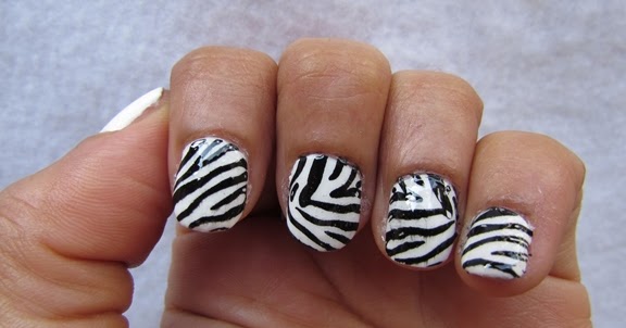 Zebra Nail Art
