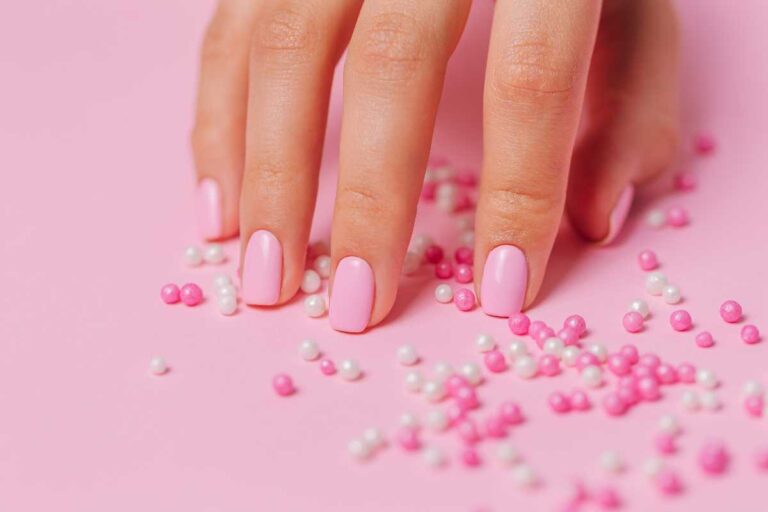 Como combinar as unhas com o seu look sem esforço no dia a dia