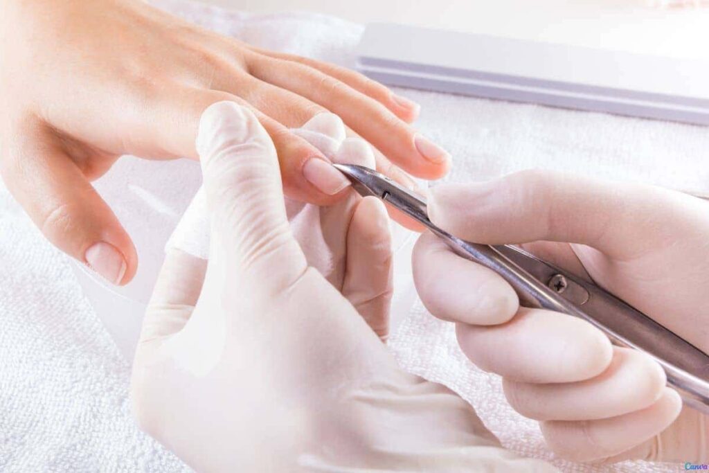Como limpar os cantinhos da unha e deixar o resultado perfeito Como limpar os cantinhos da unha e deixar o resultado perfeito