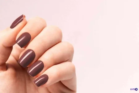 Gelo nas unhas: como agilizar a secagem e evitar borrões Gelo nas unhas: como agilizar a secagem e evitar borrões