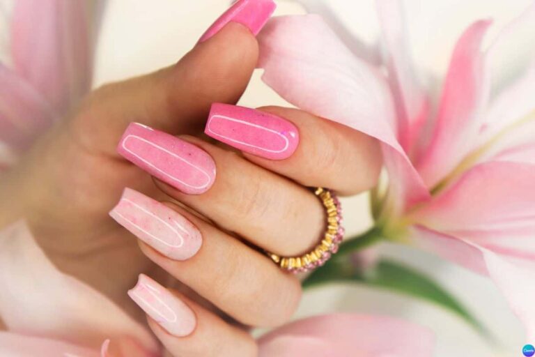 O truque dessa unha decorada vai mudar seu jeito de esmaltar