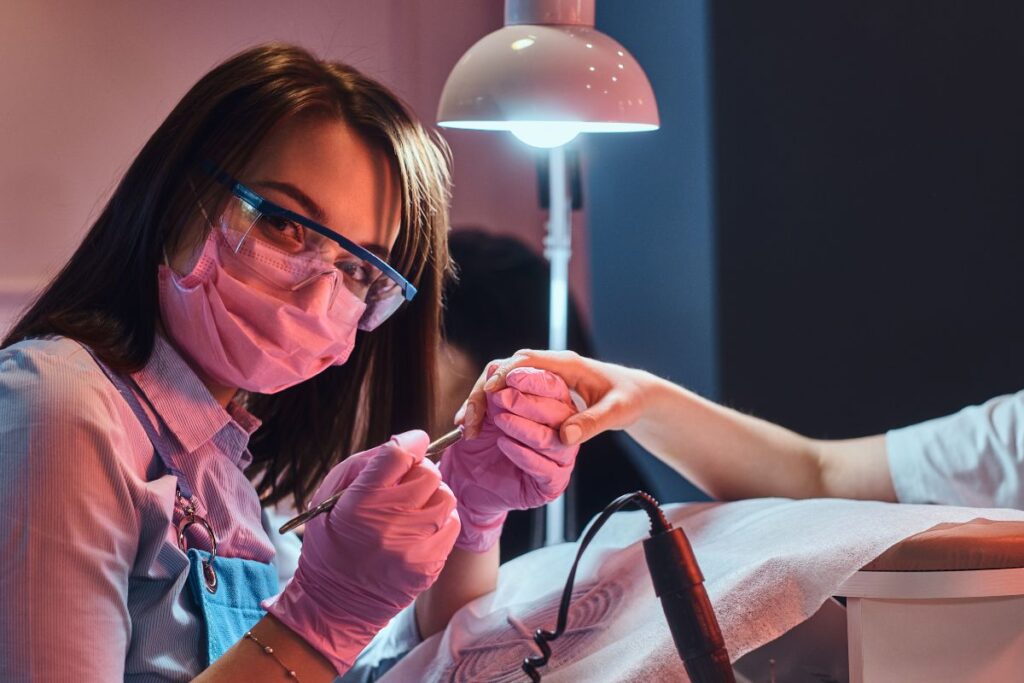 Quem Desencrava Unha da Mão? Descubra os Profissionais Certos Quem Desencrava Unha da Mão