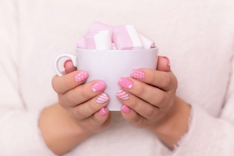 Unha Decorada Branco E Rosa