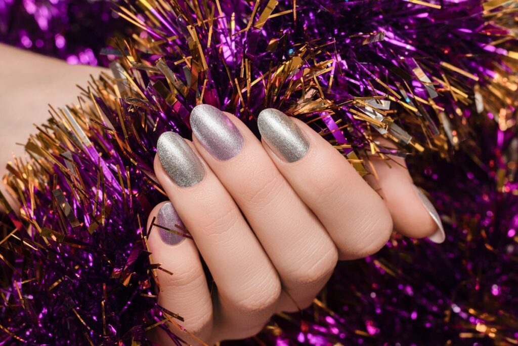 Unha Decorada Metalizada: O Futuro nas Suas Mãos! Unha Decorada Metalizada