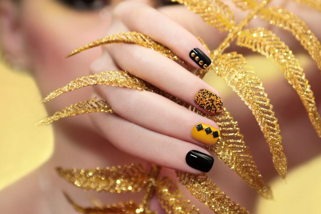 Unha Decorada com Folha de Ouro: Luxo e Sofisticação em Cada Detalhe! Unha Decorada com Folha de Ouro