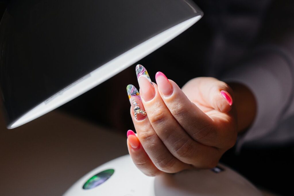 Unha de fibra de vidro: como deixar mais bonita e resistente Unha de fibra de vidro