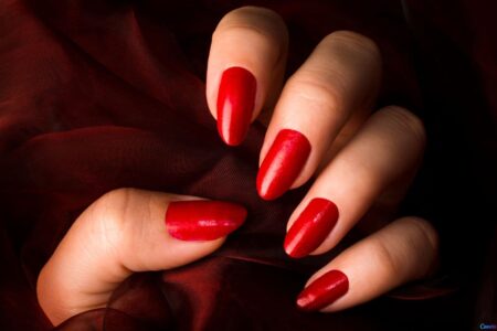 Unhas lindas mesmo lavando louça? Veja como é fácil cuidar Unhas lindas mesmo lavando louça? Veja como é fácil cuidar