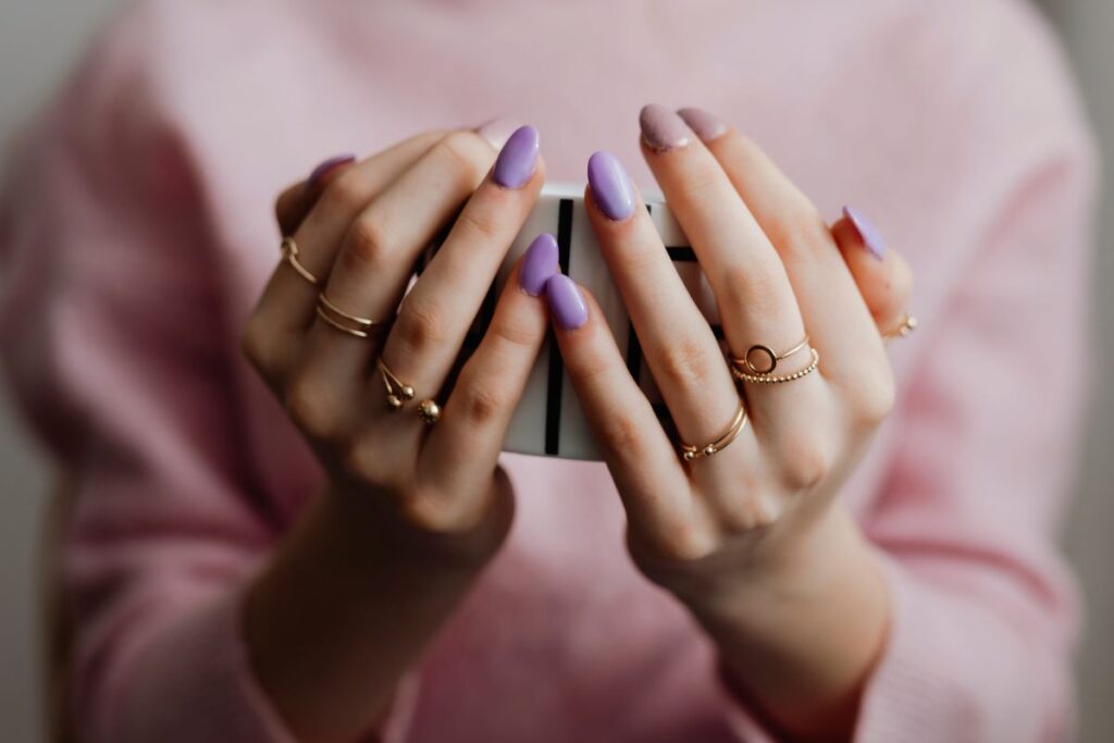 Unhas ovais decoradas: ideias lindas para sair do básico Unhas ovais decoradas