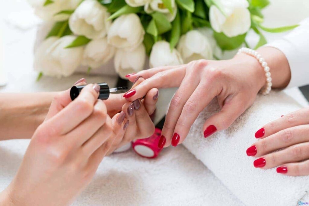 Como aplicar esmalte sem bolhas ou marcas chatinhas Como aplicar esmalte sem bolhas ou marcas chatinhas