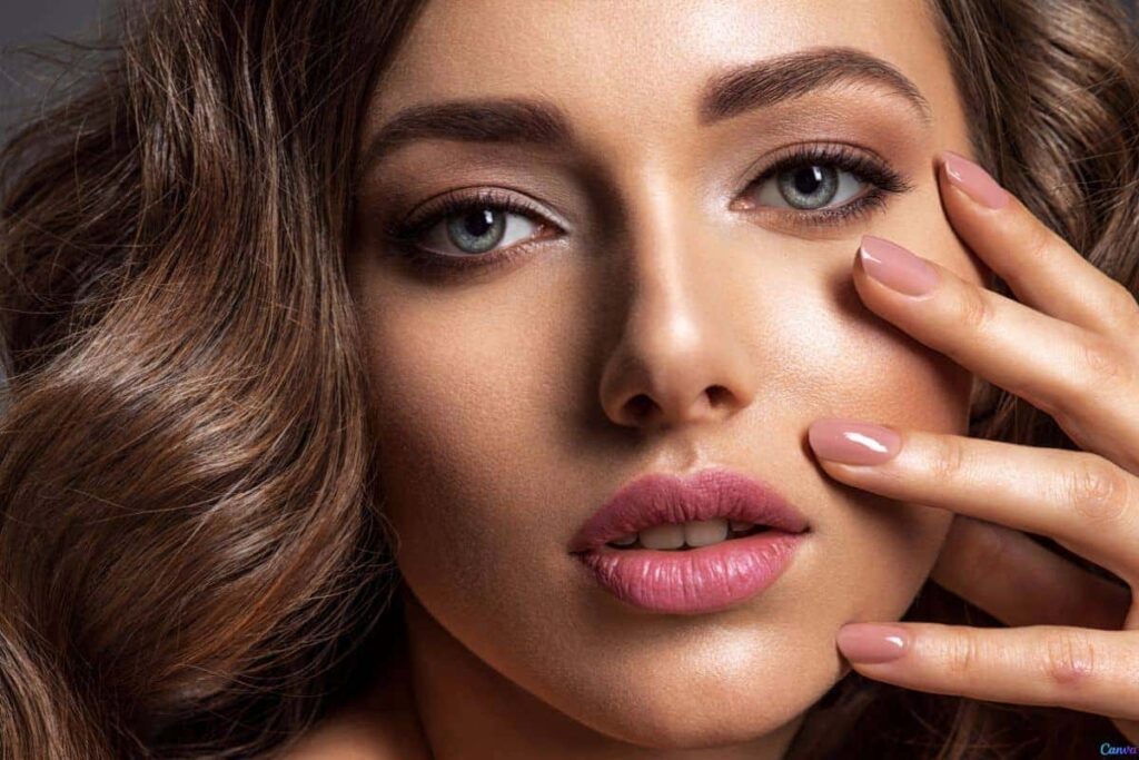 Como escolher unhas e make que se completam, sem exageros