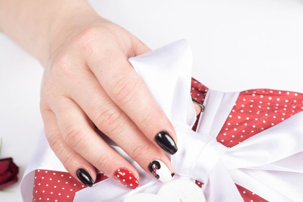 Unha decorada do Mickey para dar um charme divertido ao seu dia Unha decorada do Mickey