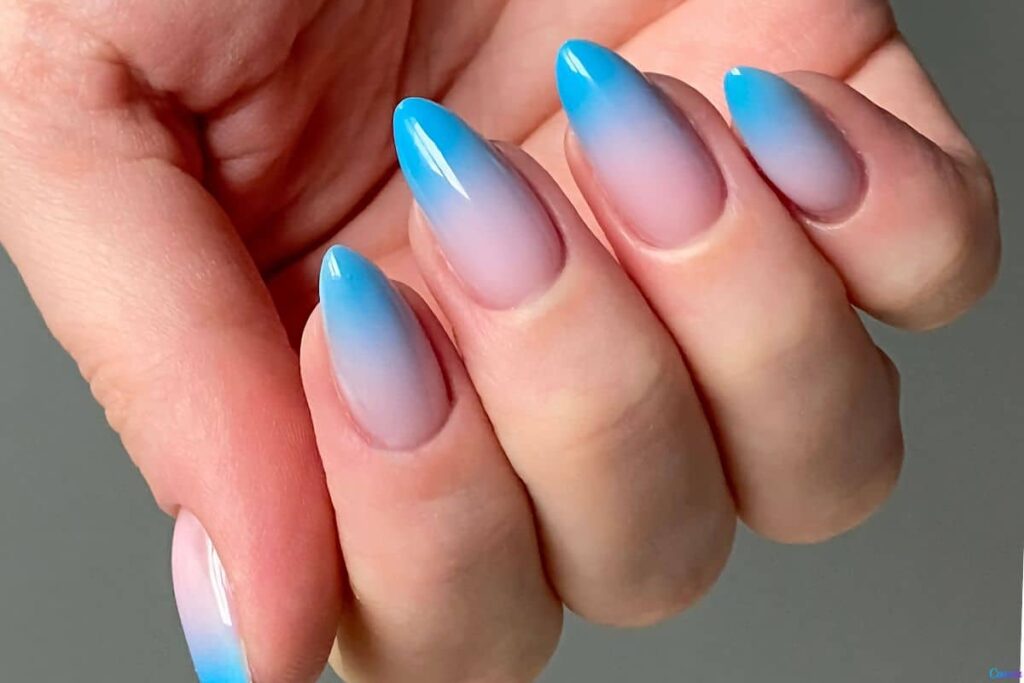 Unha degradê está de volta: veja por que todo mundo ama essa ideia Unha degradê está de volta: veja por que todo mundo ama essa ideia