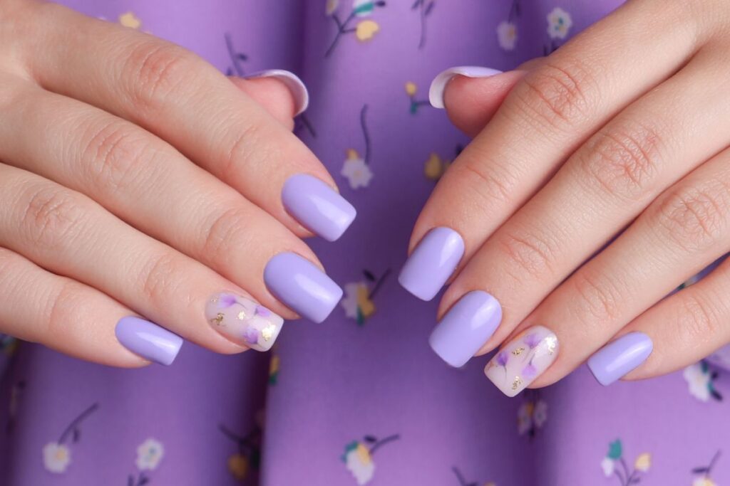 Unha lilás decorada: charme fácil para unhas do dia a dia Unha lilás decorada