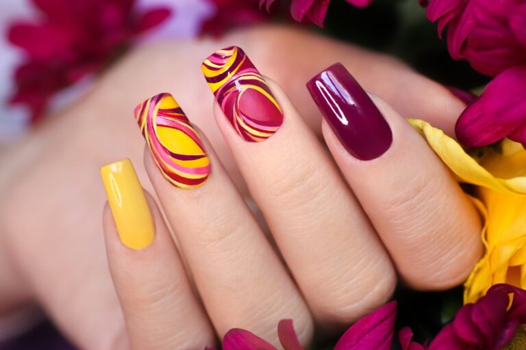 Unhas de fibra decoradas